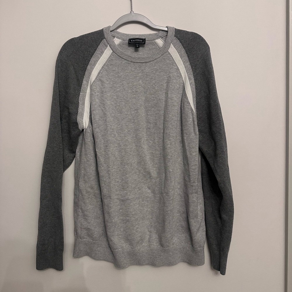 Express Men's Gray and White Sweater